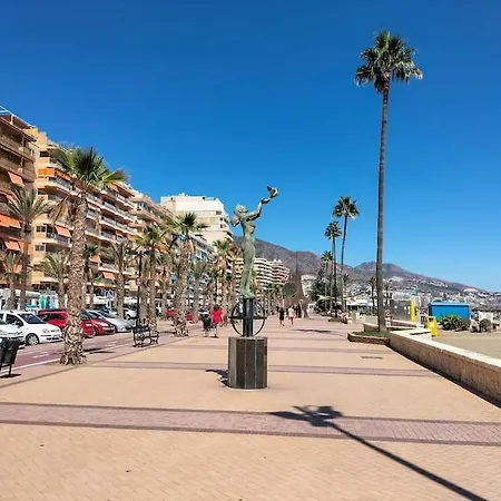 Amplio Estudio Con Terraza, Parking Y Reformado Fuengirola