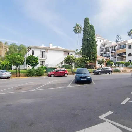 Amplio Estudio Con Terraza, Parking Y Reformado