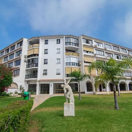 Amplio Estudio Con Terraza, Parking Y Reformado *