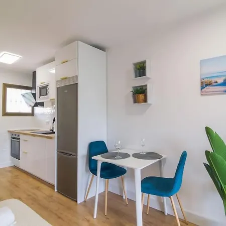 Amplio Estudio Con Terraza, Parking Y Reformado