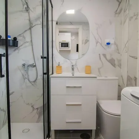 Amplio Estudio Con Terraza, Parking Y Reformado *